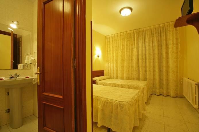 Hotel Monte Y Mar Колунга Номер фото